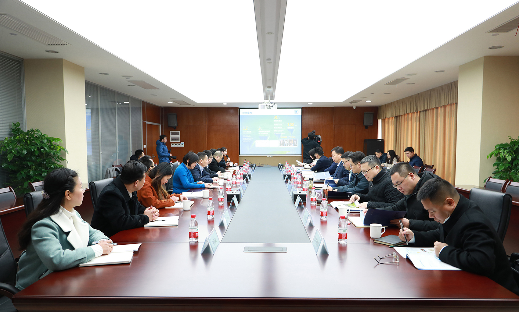 “上門服務解難題 精準高效助發(fā)展” 余杭區(qū)領導蒞臨...